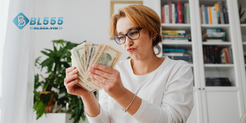 Rút tiền có thật sức khó hay không?